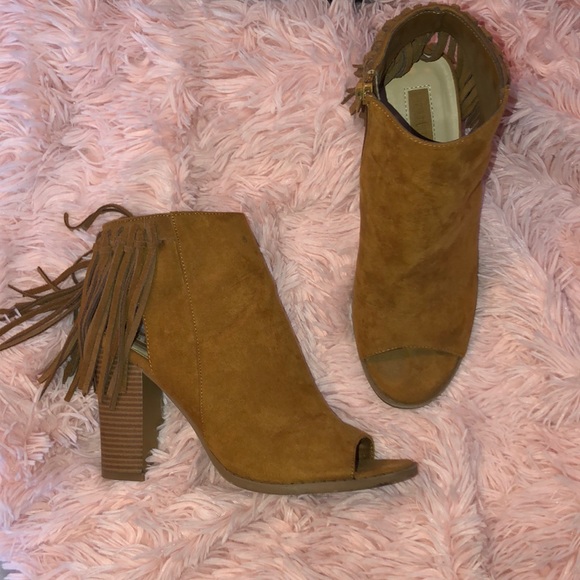 Camel Fringe Heels - Picture 2 of 2
